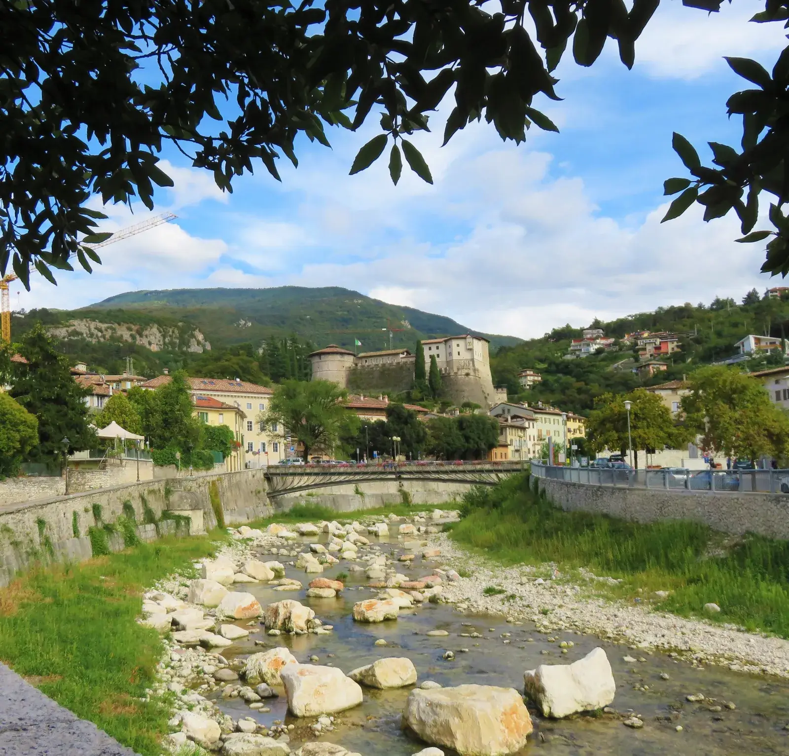 Il Castello di Rovereto sopra il torrente Leno