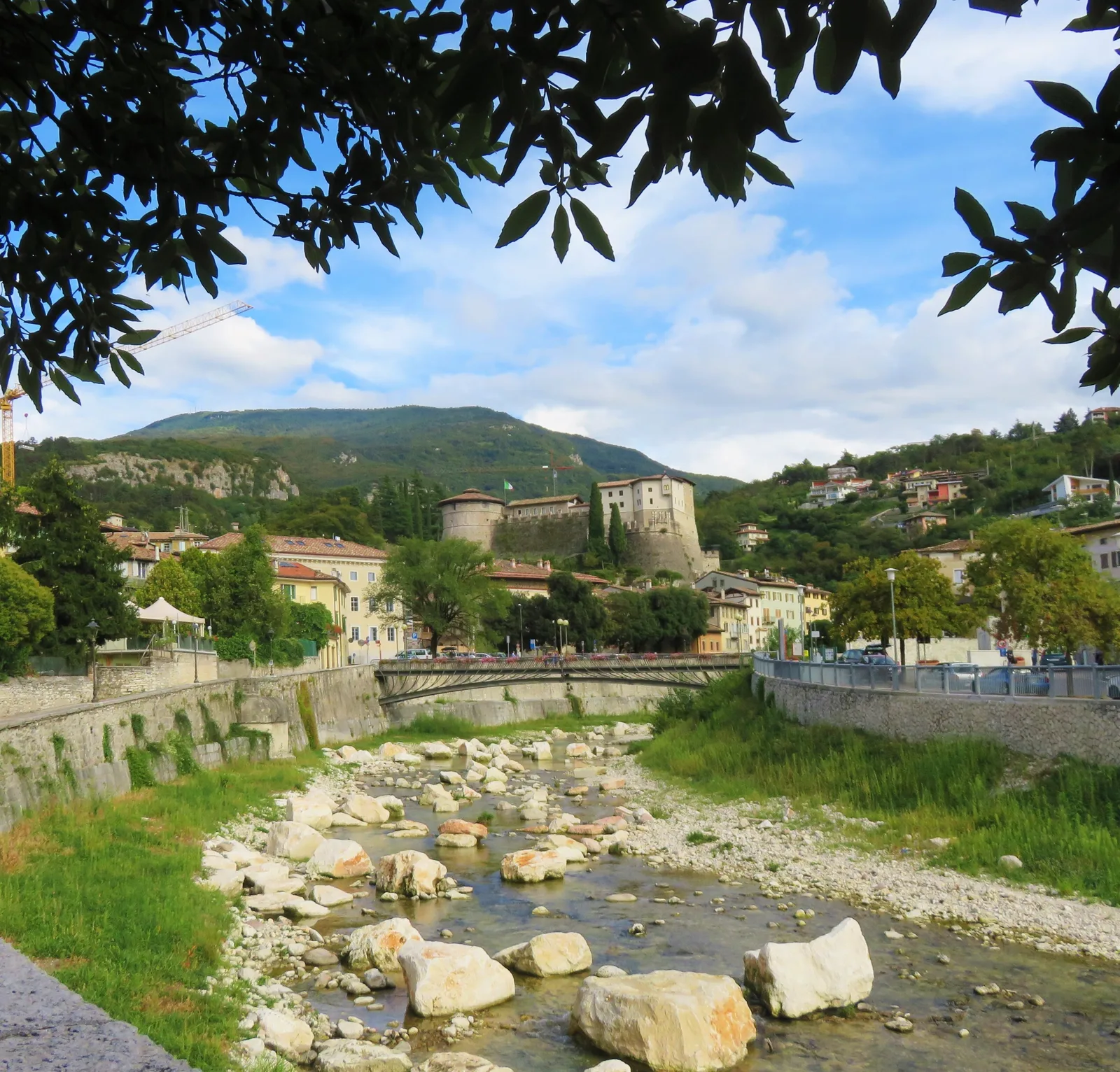 Il Castello di Rovereto sopra il torrente Leno