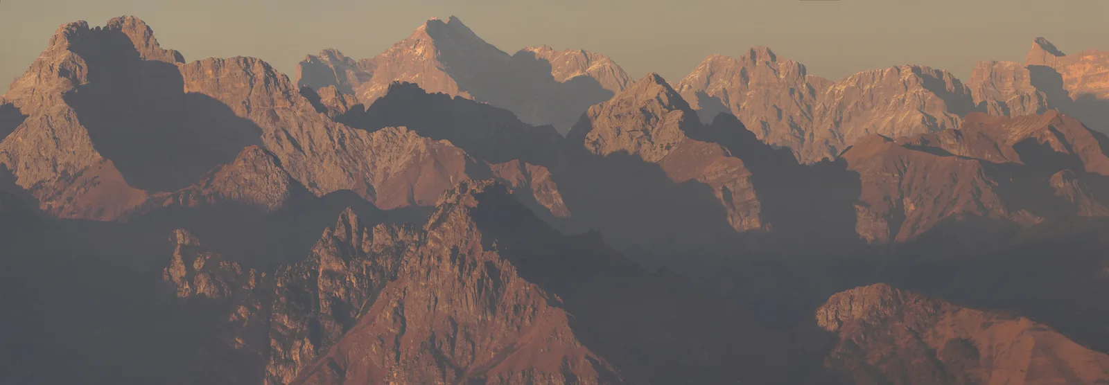 Panorama da Cima Grappa verso le Vette Feltrine