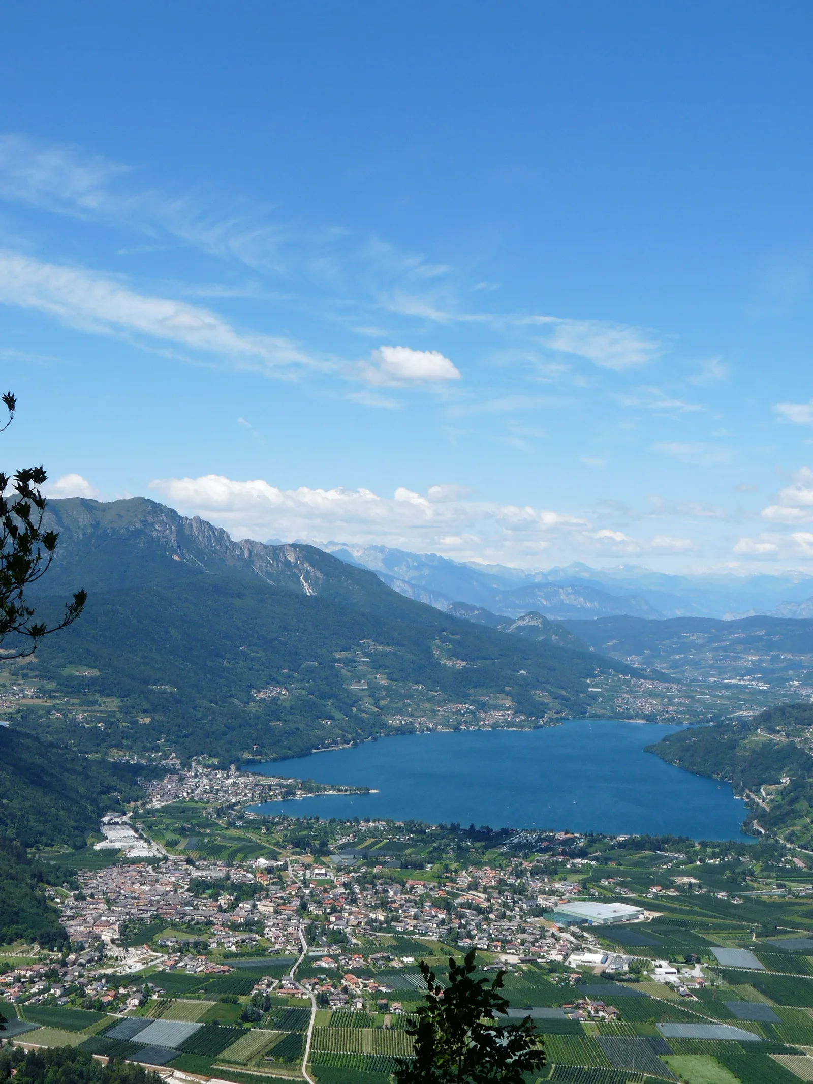 Il Lago di Caldonazzo visto dalla strada del Menador, molto più in alto