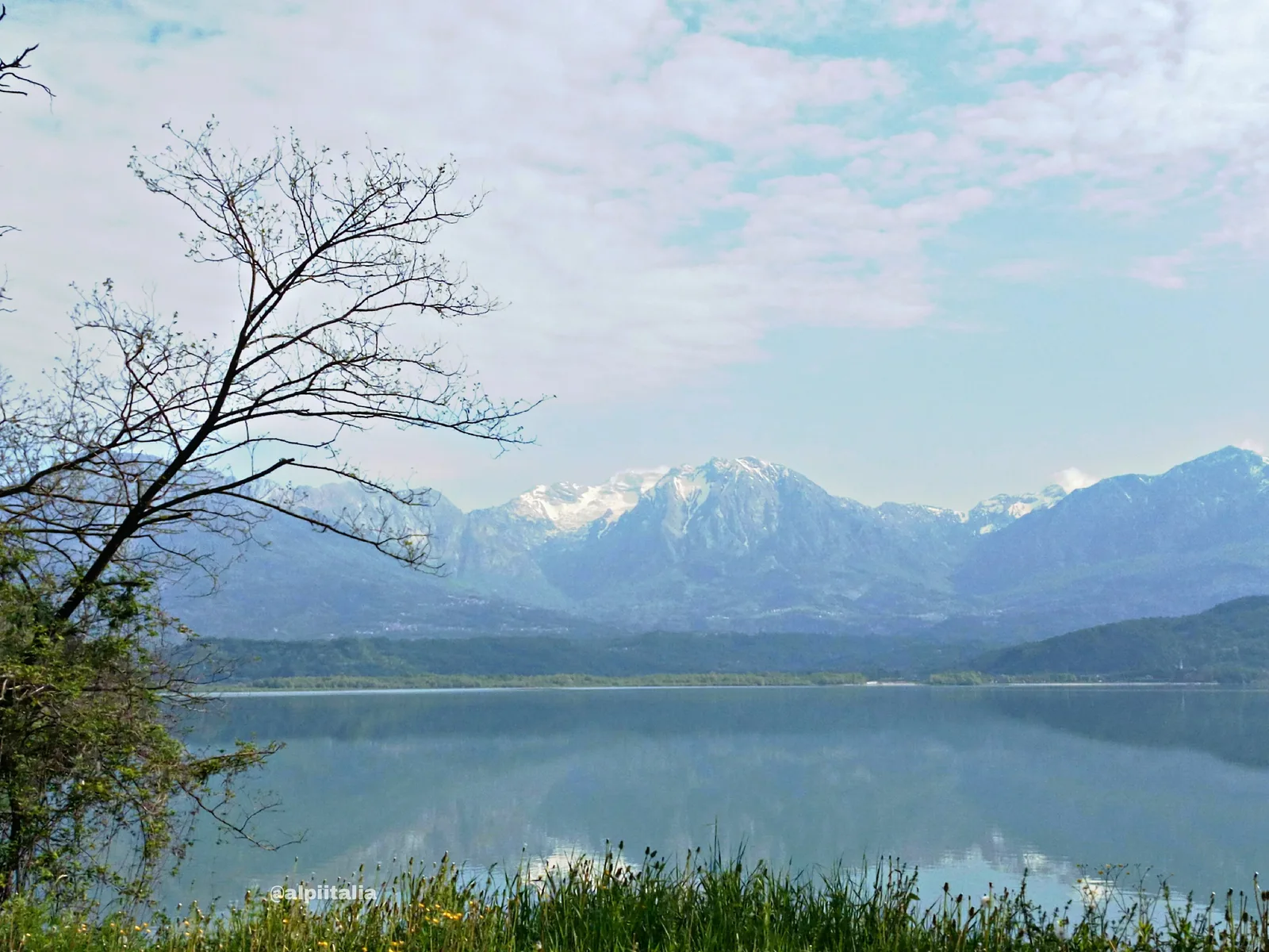 Il Lago di Santa Croce visto dalla frazione di Santa Croce del Lago